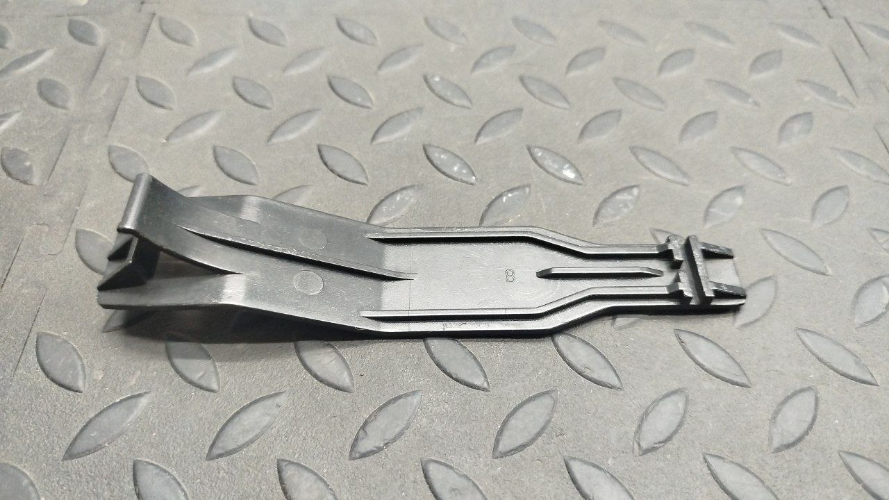 Кронштейн фары правый Ford Focus/2 2004-2011