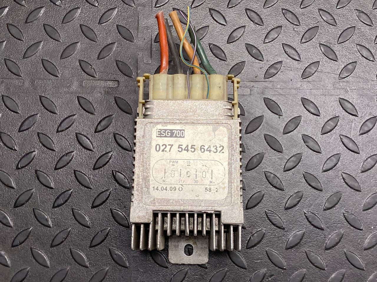 Блок управления вентилятором Mercedes S/W220 1998-2005