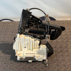 Замок двери задний левый Mercedes M/W164 2005-2011