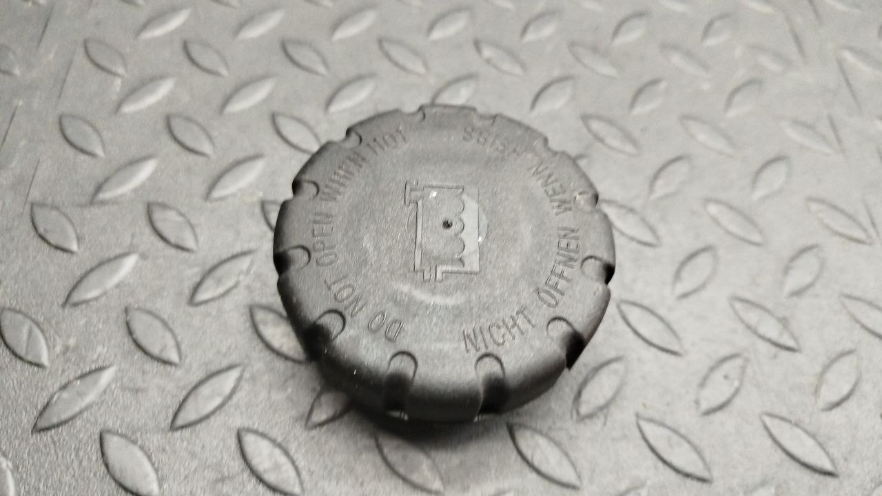 Крышка расширительного бачка Mercedes M/W164 2005-2011