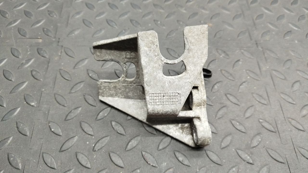 Кронштейн троса КПП Renault Scenic/2 2003-2009