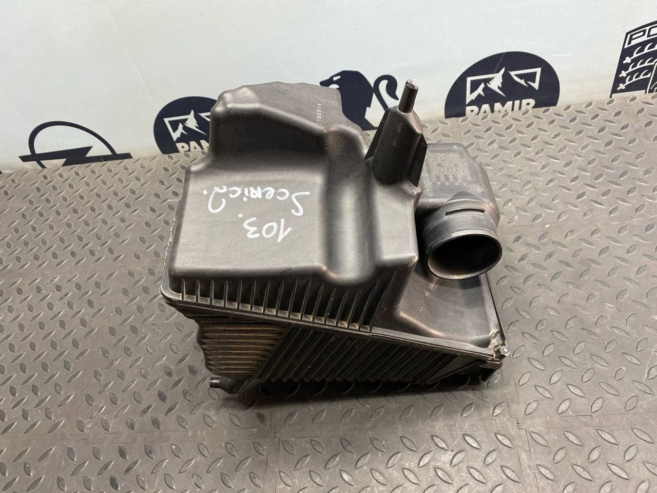 Корпус воздушного фильтра Renault Scenic/2 2003-2009