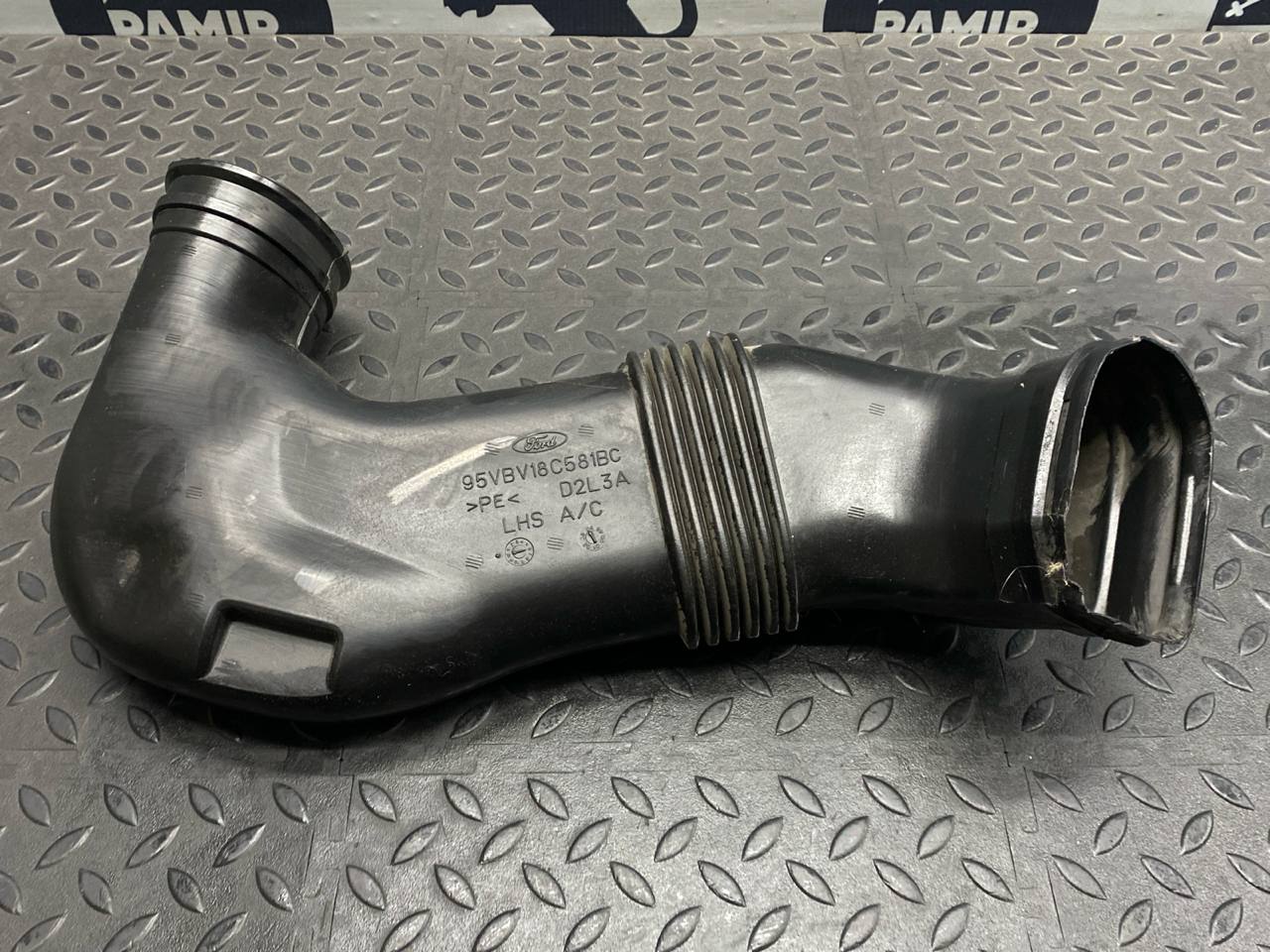 Воздуховод Ford Transit 2000-2006