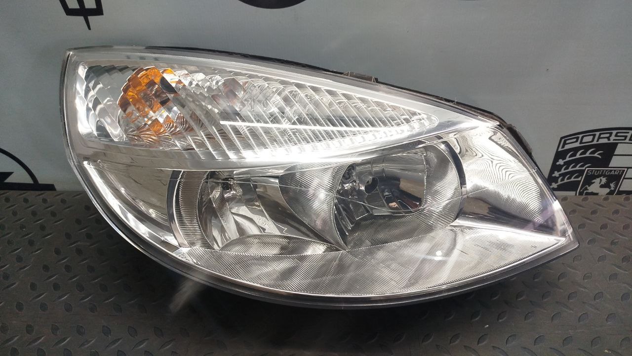 Фара правая Renault Scenic/2 2003-2009