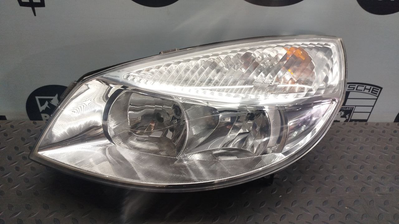 Фара левая Renault Scenic/2 2003-2009