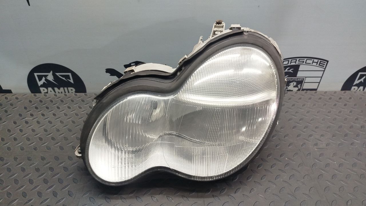 Фара левая Mercedes C/W203 2000-2008