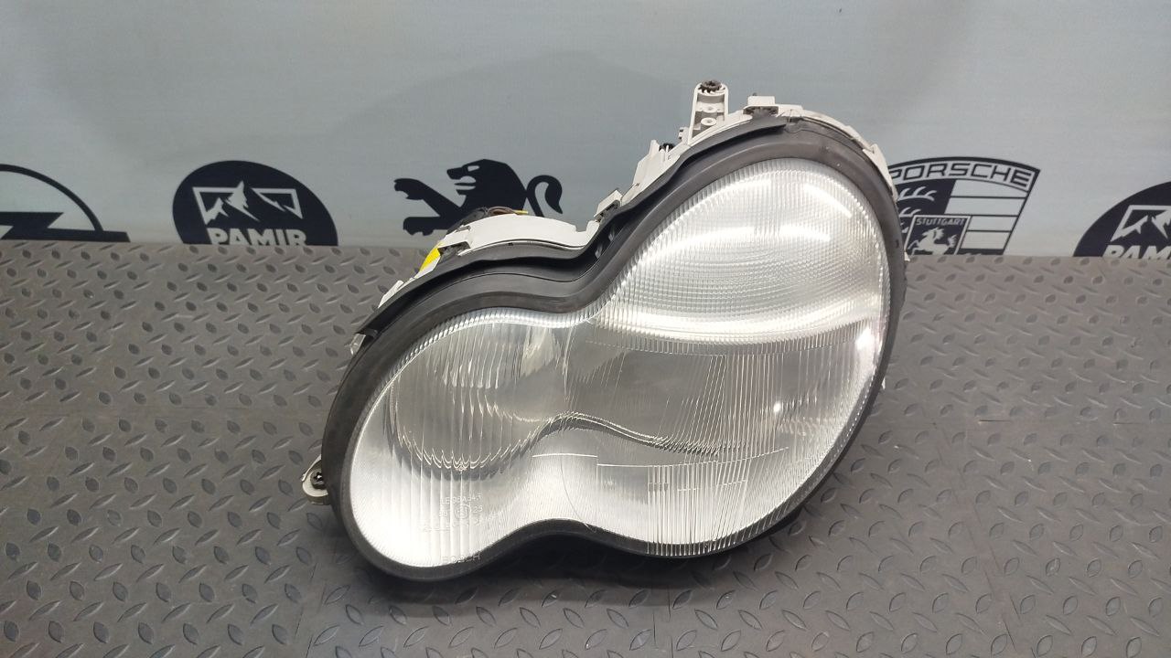 Фара левая Mercedes C/W203 2000-2008