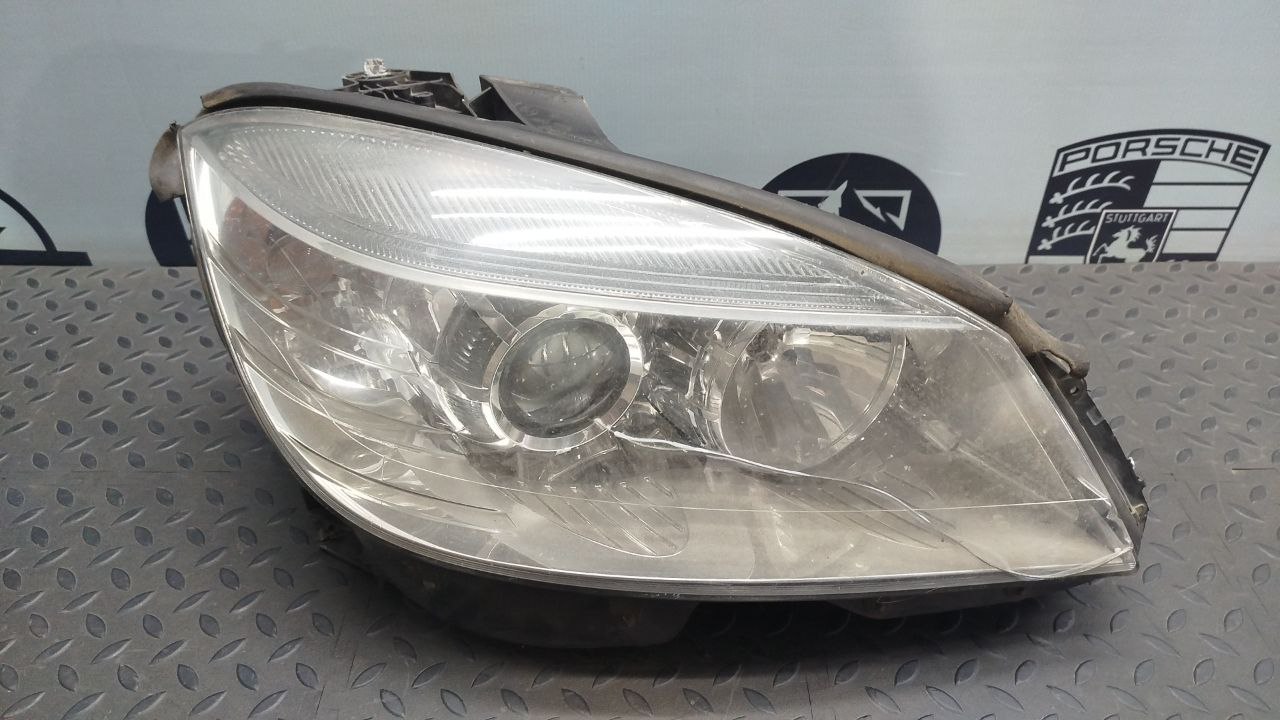 Фара правая Mercedes C/W204 2006-2015