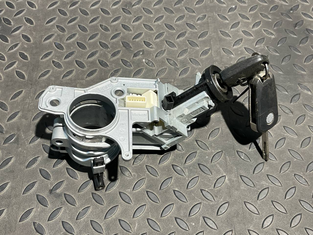 Замок зажигания Opel Zafira/B 2005-2014