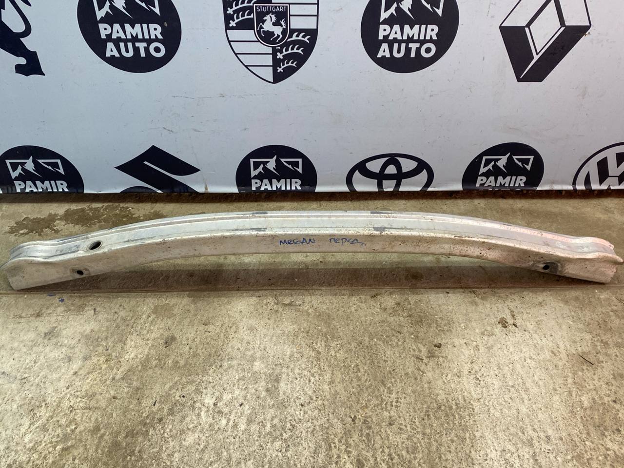 Усилитель бампера передний Renault Megane/2 2002-2009