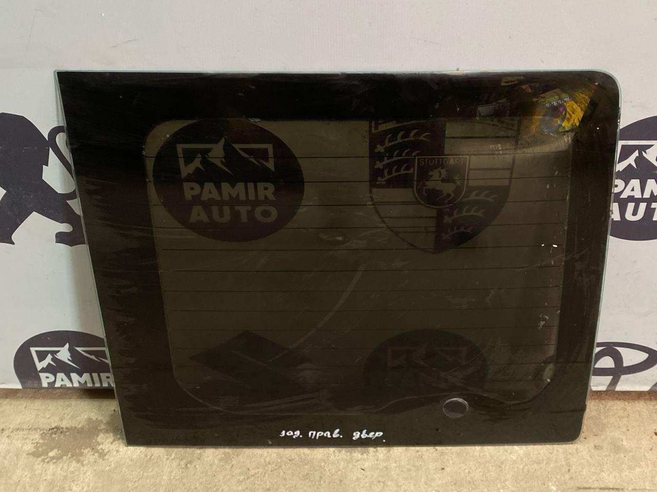 Стекло двери багажника правое Ford Transit 2000-2006