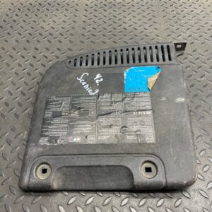 Крышка АКБ Renault Scenic/2 2003-2009