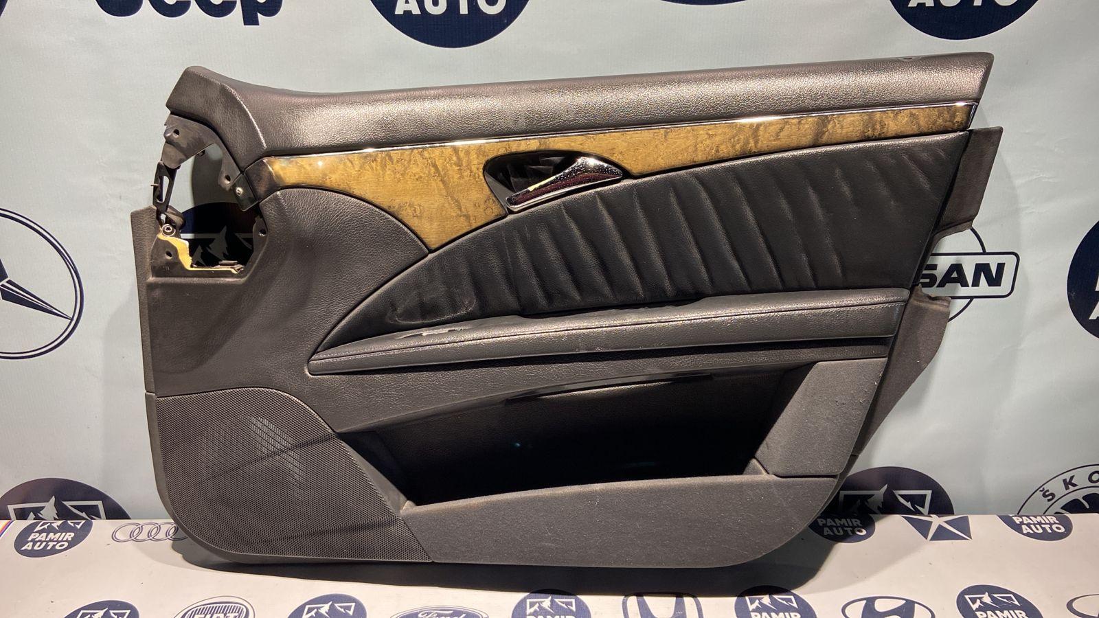 Обшивка двери передняя правая Mercedes E/W211 2002-2009
