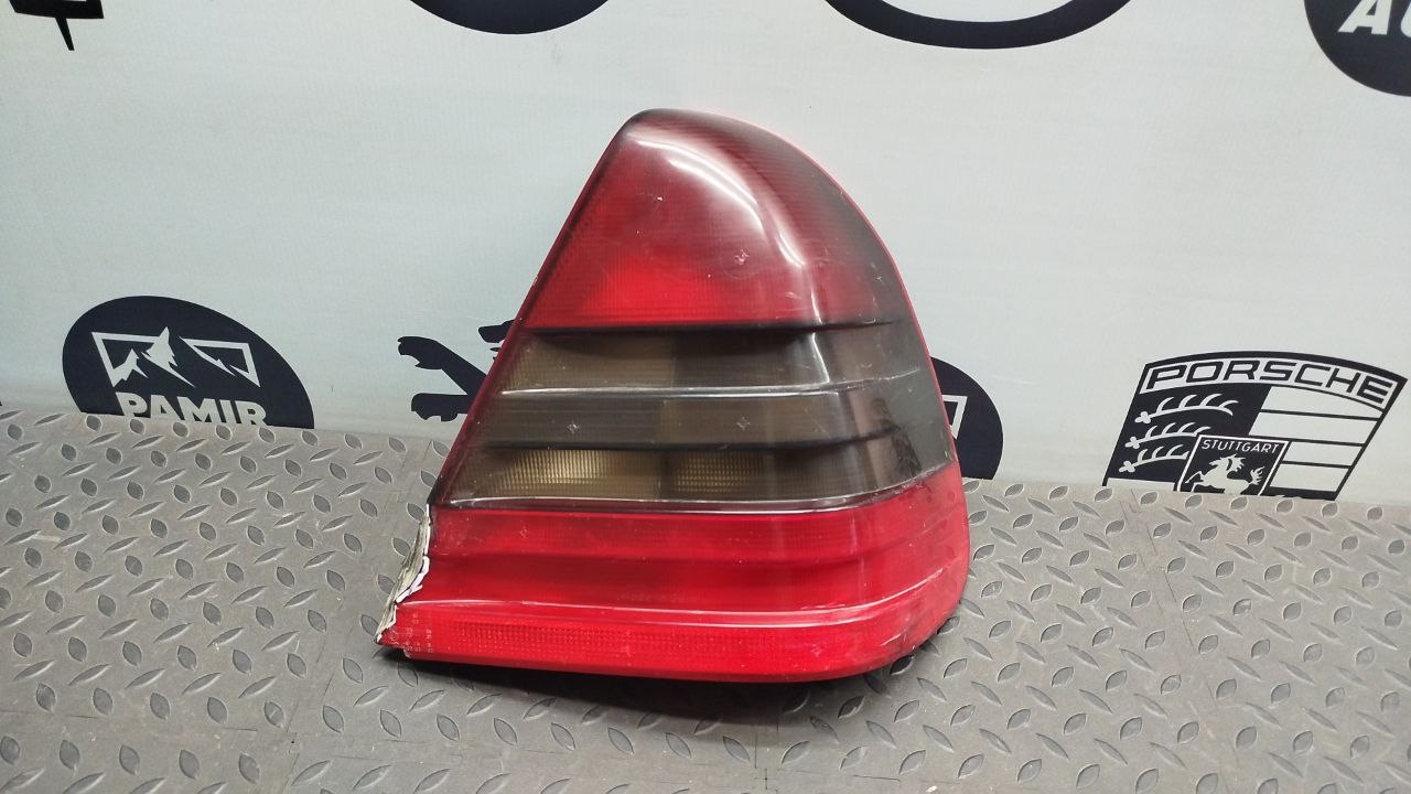 Фонарь задний правый Mercedes C/W202 1993-2001