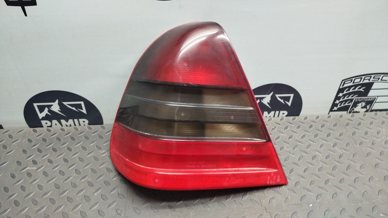 Фонарь задний левый Mercedes C/W202 1993-2001