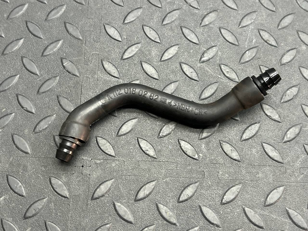 Патрубок картерных газов Mercedes C/W203 2000-2008