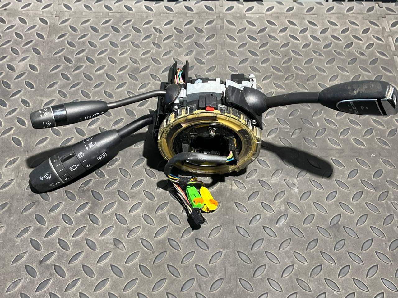 Переключатель подрулевой Mercedes M/W164 2005-2011