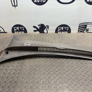 Решетка под лобовое стекло (Жабо) левая Volkswagen Golf/5 2003-2009