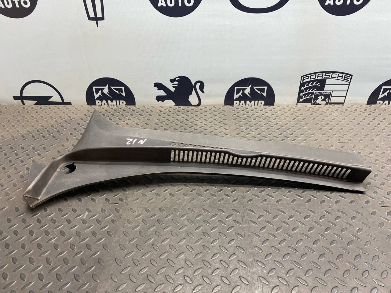 Решетка под лобовое стекло (Жабо) левая Volkswagen Golf/5 2003-2009