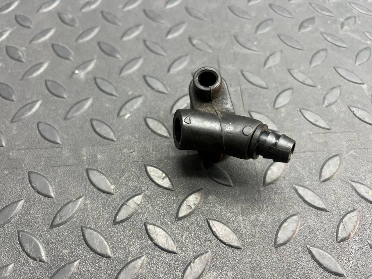 Патрубок картерных газов Mercedes C/W203 2000-2008