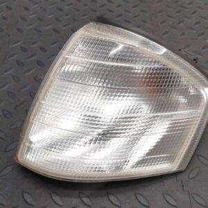 Поворотник левый Mercedes C/W202 1993-2001