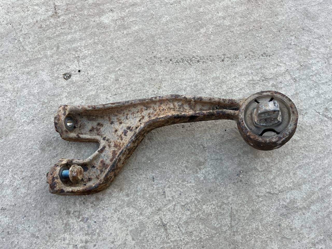 Кронштейн редуктора Mercedes Vito/W639 2003-2014