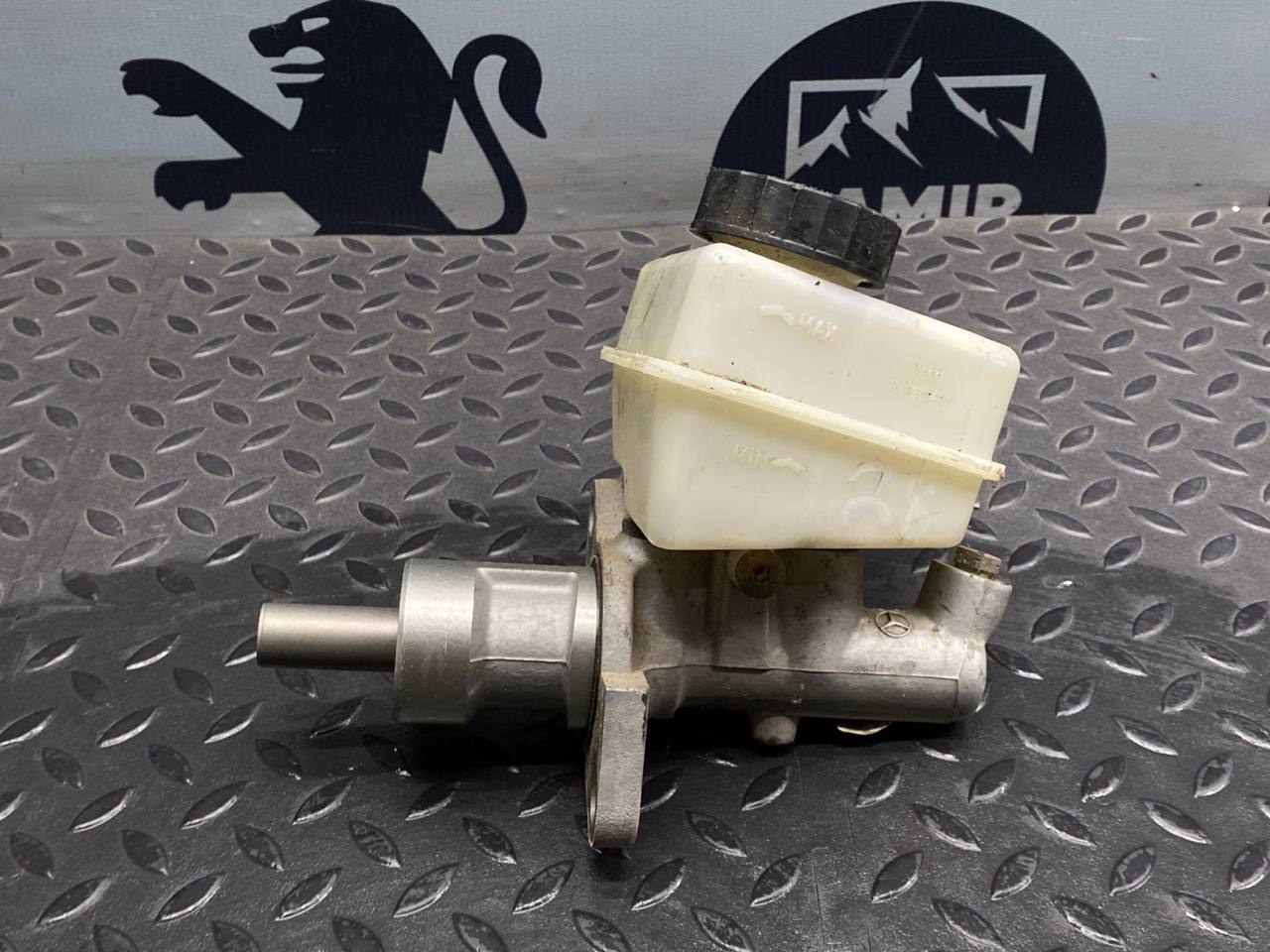 Цилиндр тормозной главный Mercedes E/W210 1995-2003