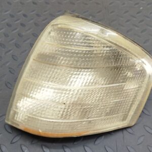 Поворотник левый Mercedes C/W202 1993-2001