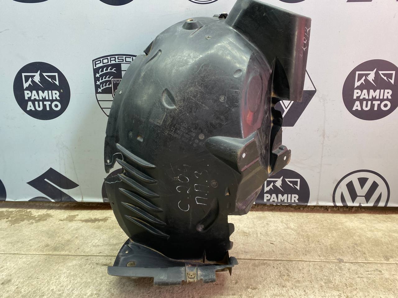 Локер (Подкрылок) передний правый Mercedes C/W204 2006-2015