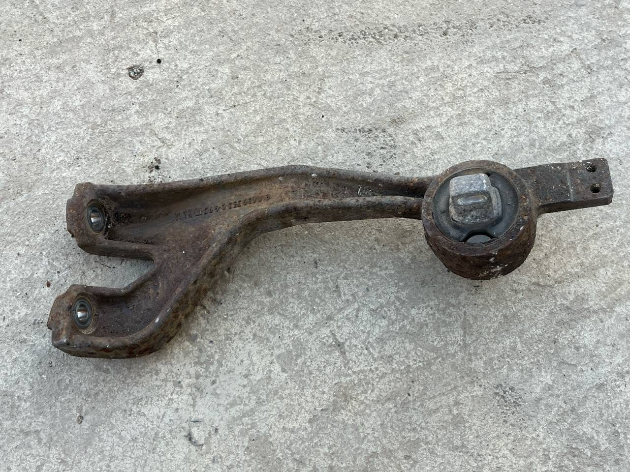 Кронштейн редуктора Mercedes Vito/W639 2003-2014