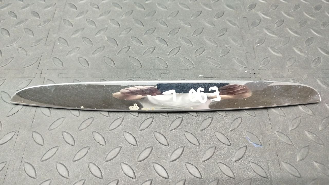 Молдинг капота левый BMW 3/E90 2004-2013