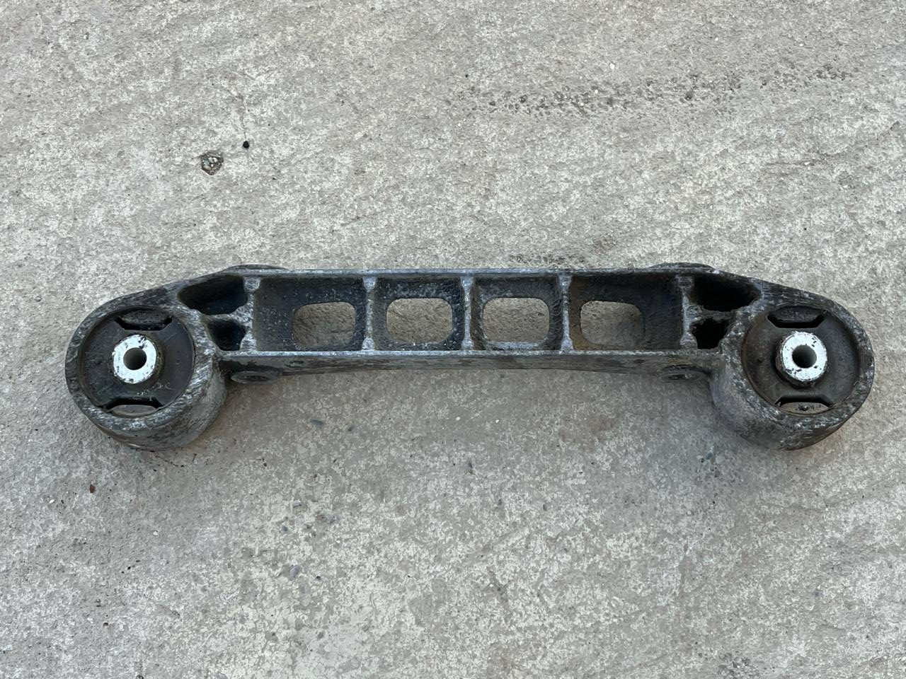 Опора редуктора Mercedes Vito/W639 2003-2014