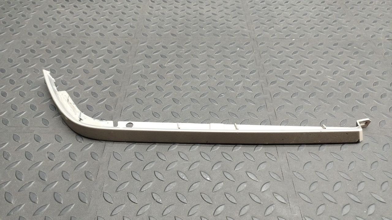 Планка под фару правая Mercedes C/W202 1993-2001