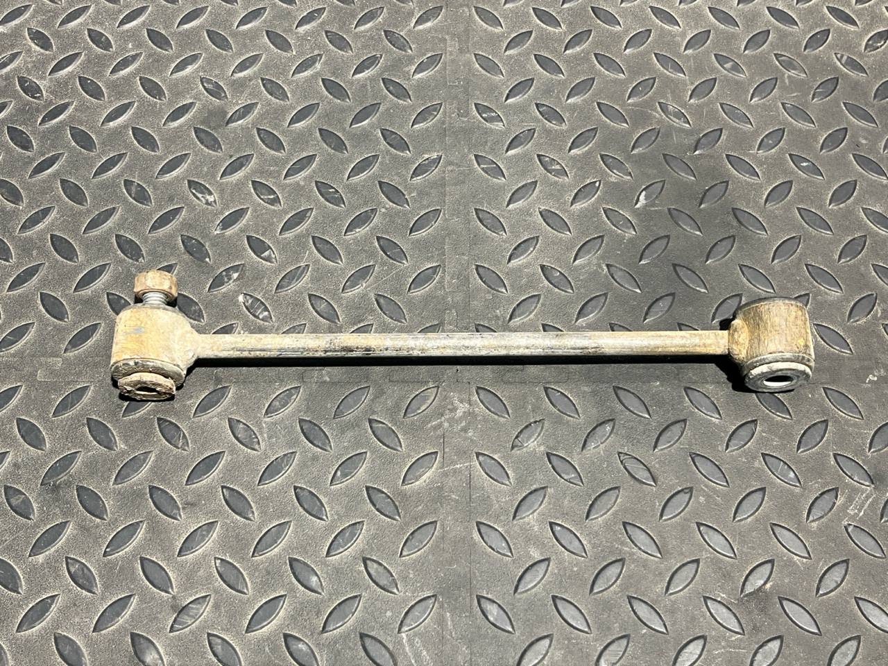 Стойка стабилизатора задняя Mercedes E/W211 2002-2009