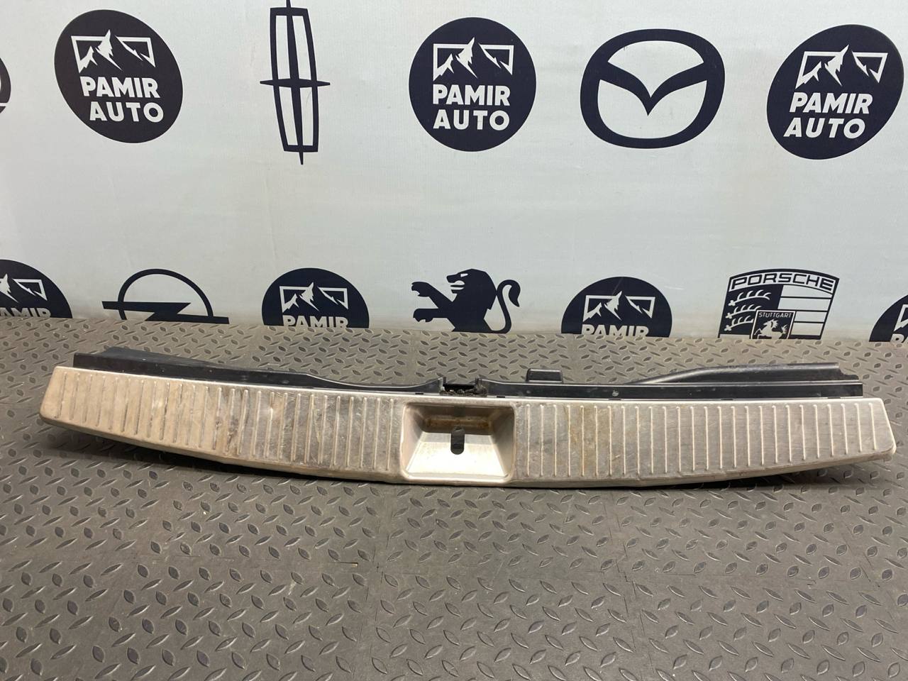 Обшивка багажника Mercedes C/W204 2006-2015