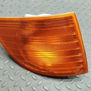 Поворотник правый Mercedes Vito/W638 1996-2003