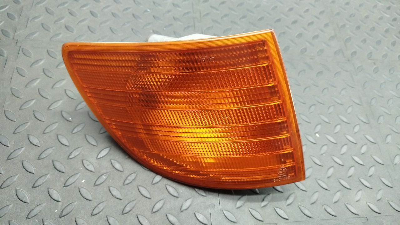 Поворотник правый Mercedes Vito/W638 1996-2003