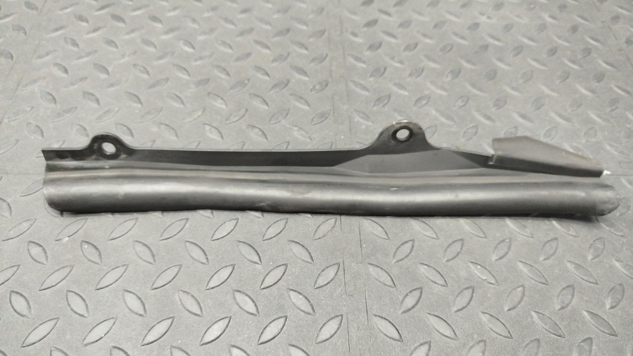 Уплотнитель капота Mercedes E/W210 1995-2003