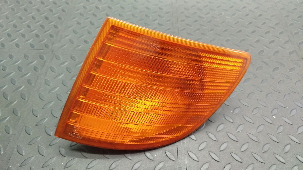 Поворотник левый Mercedes Vito/W638 1996-2003
