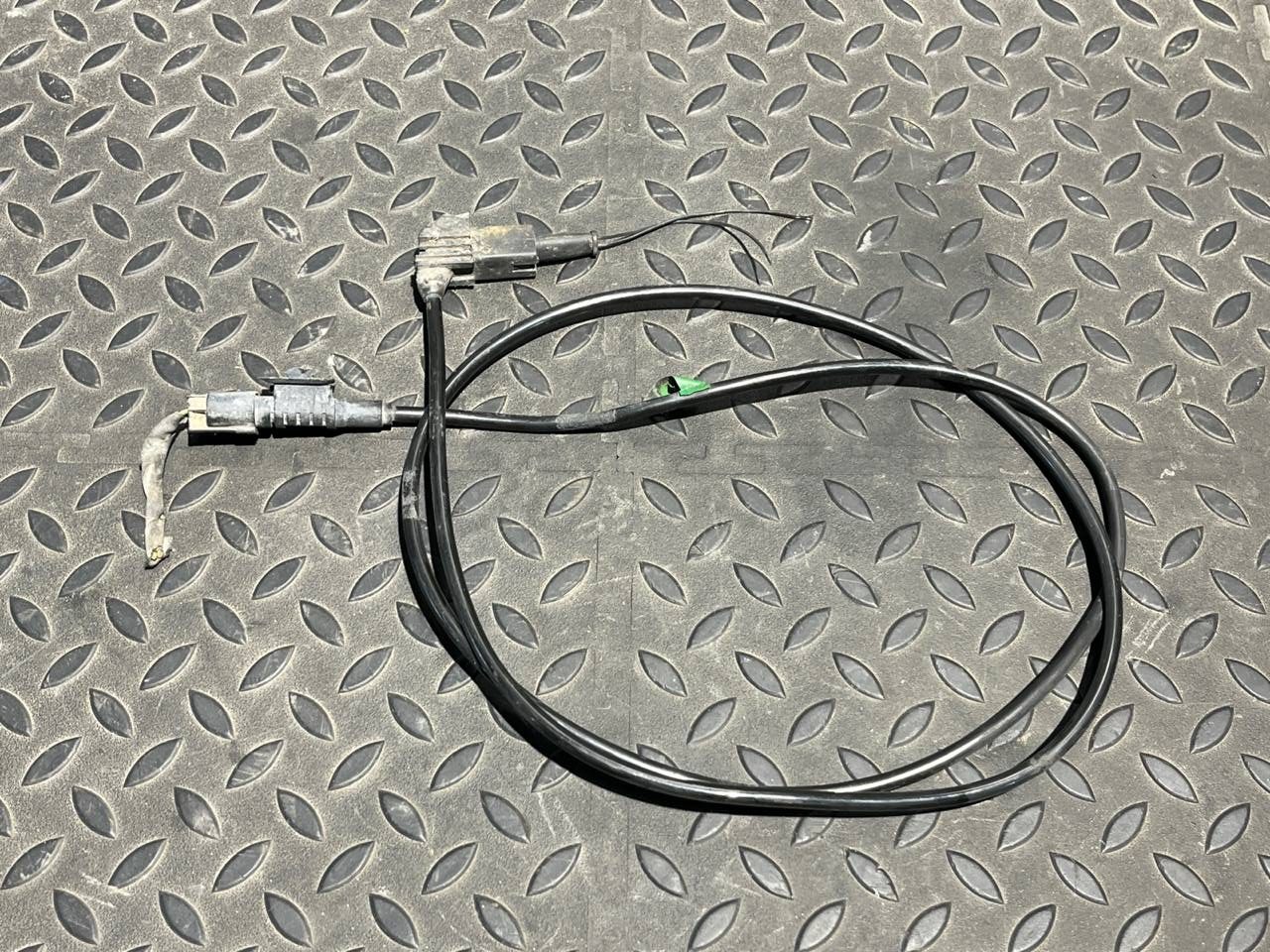 Проводка датчика износа колодок Mercedes E/W211 2002-2009