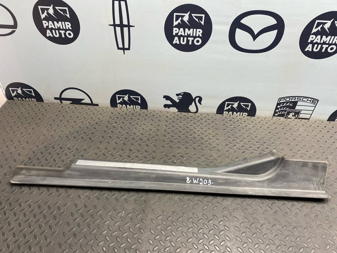 Накладка порога передняя левая Mercedes C/W203 2000-2008