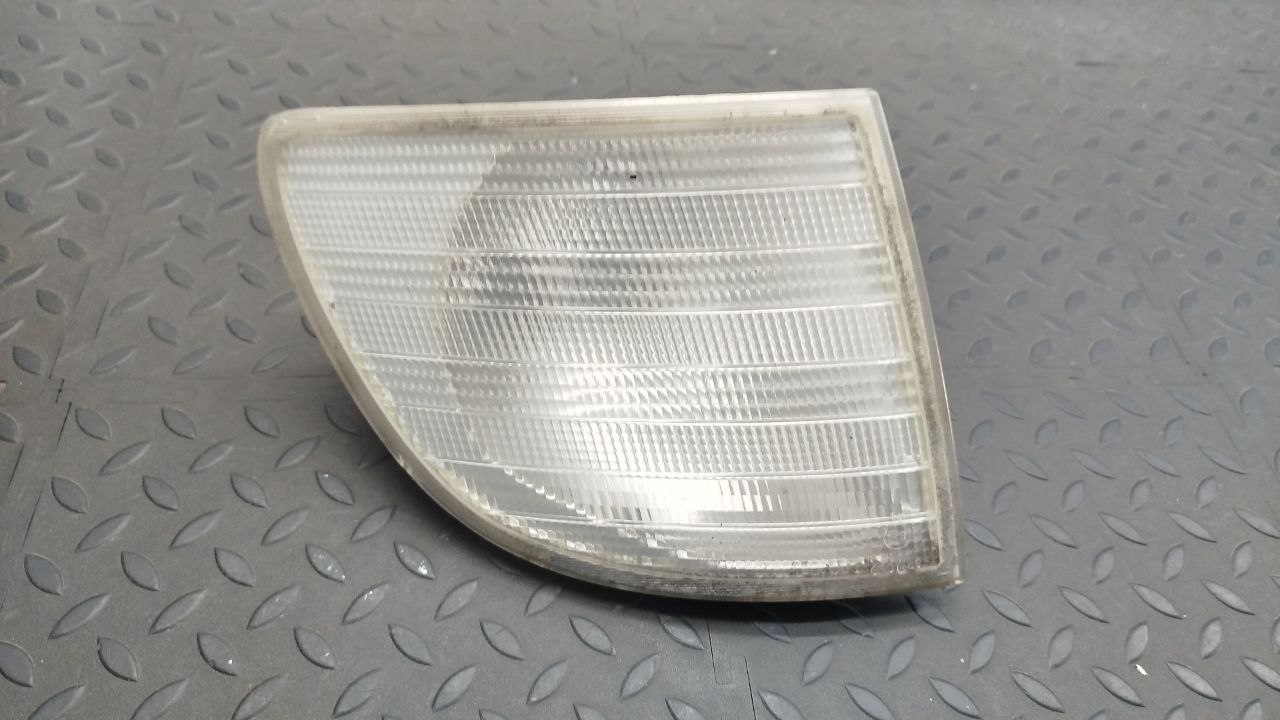 Поворотник правый Mercedes Vito/W638 1996-2003