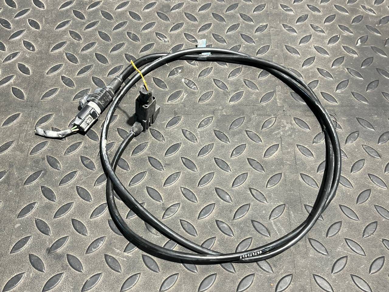 Проводка датчика износа колодок Mercedes E/W211 2002-2009