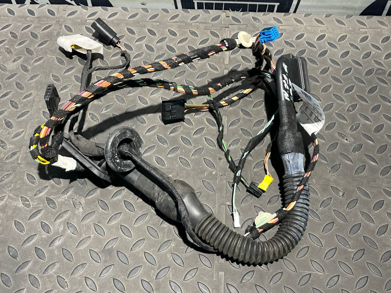 Проводка двери задняя правая Mercedes M/W164 2005-2011