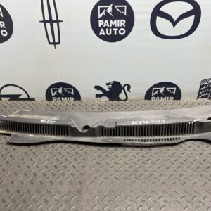 Решетка под лобовое стекло (Жабо) левая Volkswagen Golf/4 1997-2006