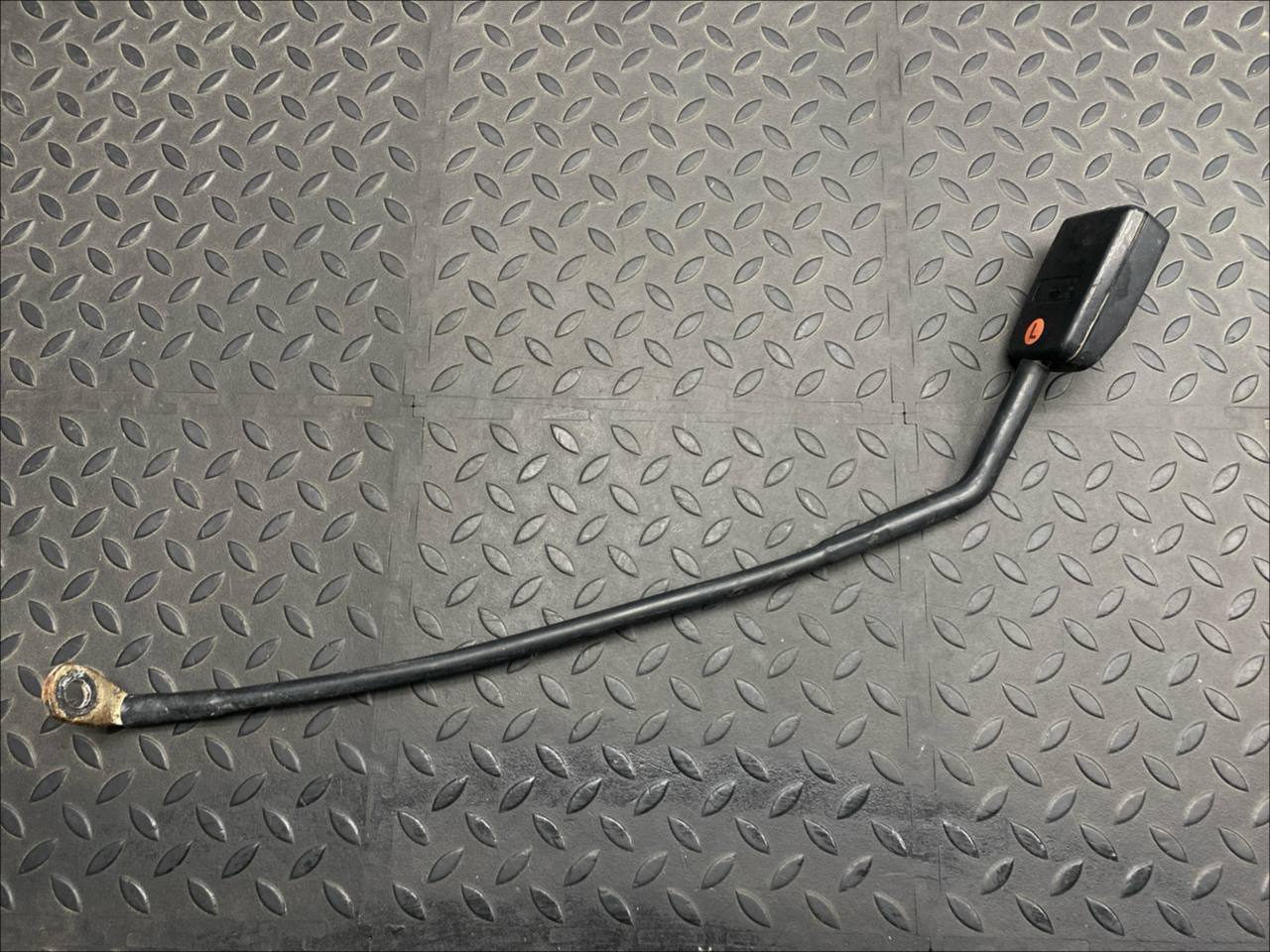 Ответная часть ремня безопасности передняя левая Ford Transit 2000-2006