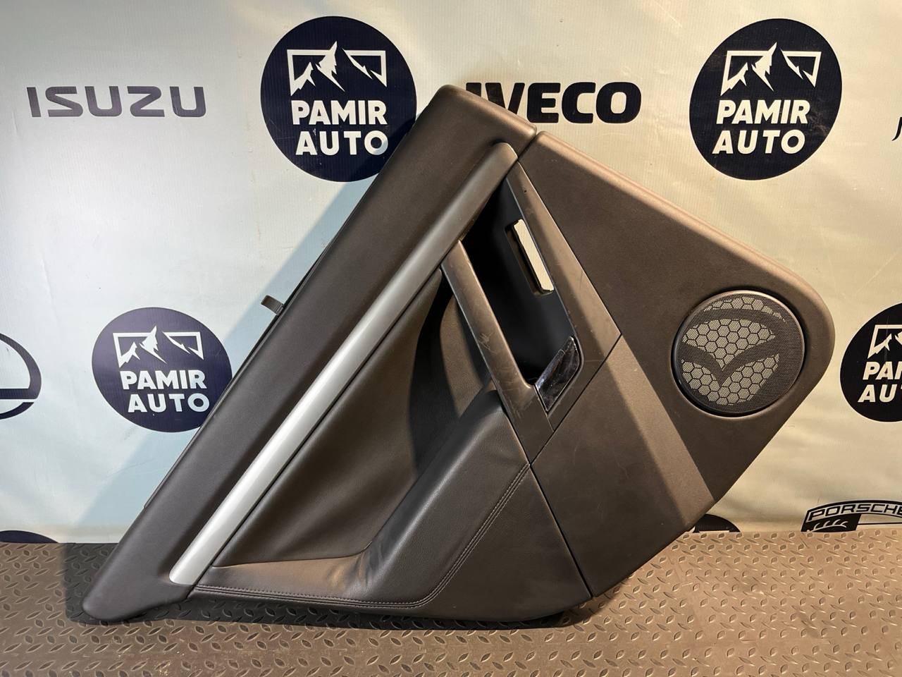 Обшивка двери задняя левая Opel Vectra/C 2002-2008