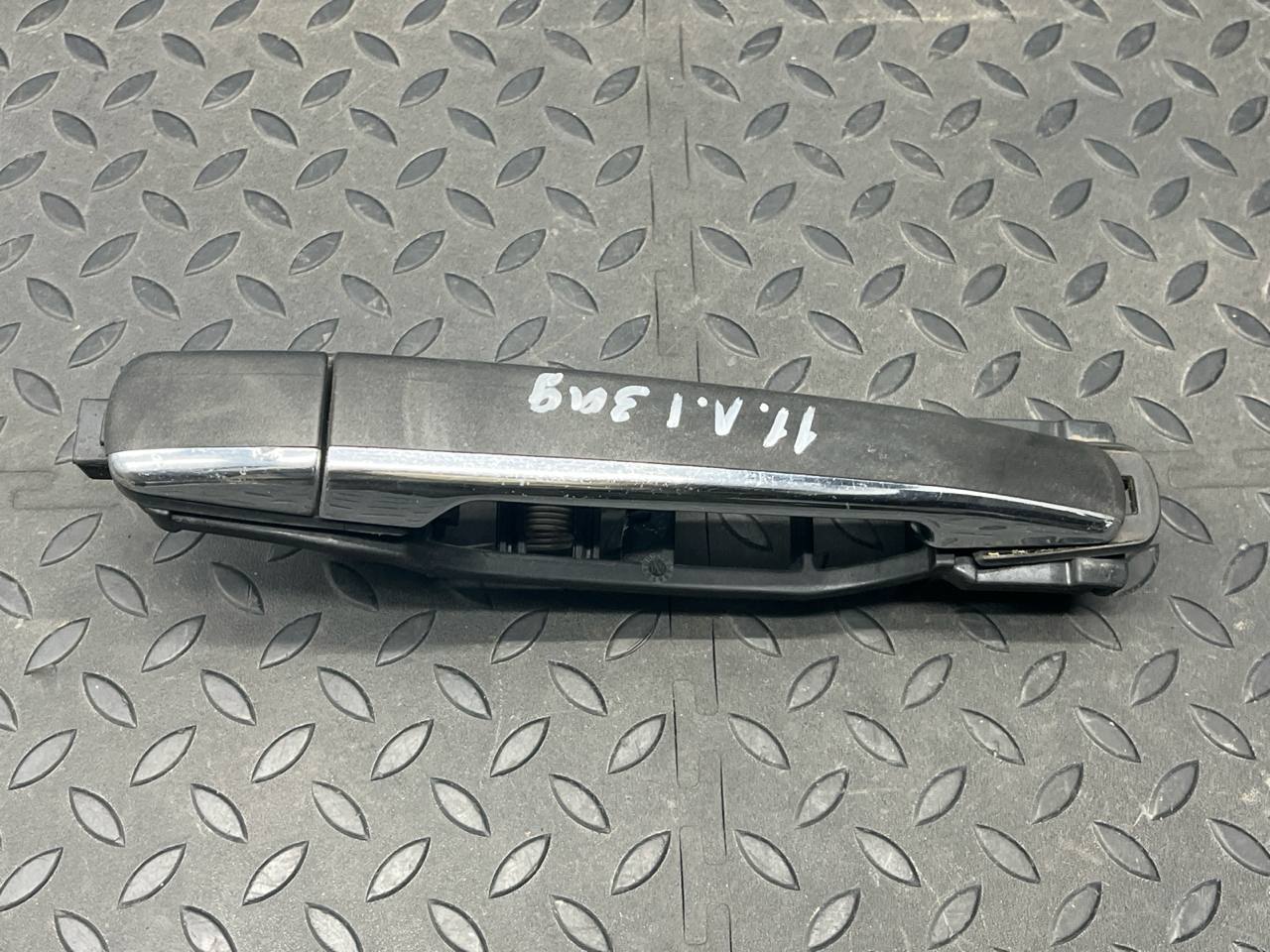 Ручка двери задняя левая Mercedes C/W202 1993-2001