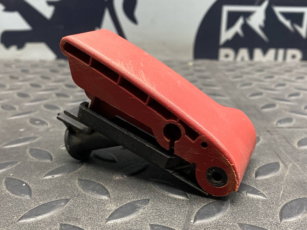 Ручка открывания капота Mercedes C/W202 1993-2001