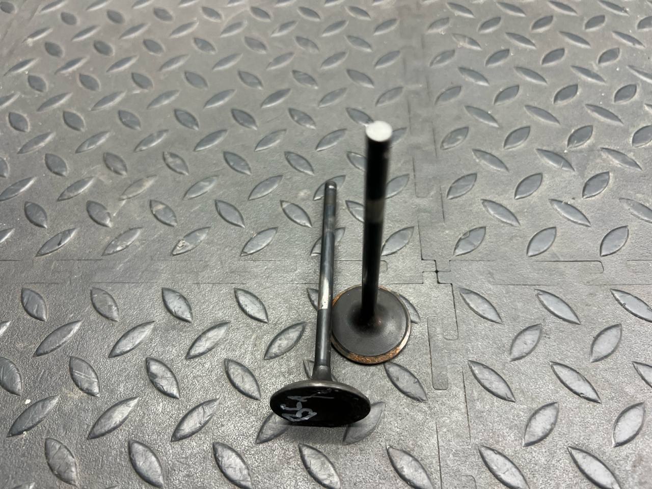 Клапан впускной Ford Mondeo/3 2000-2007